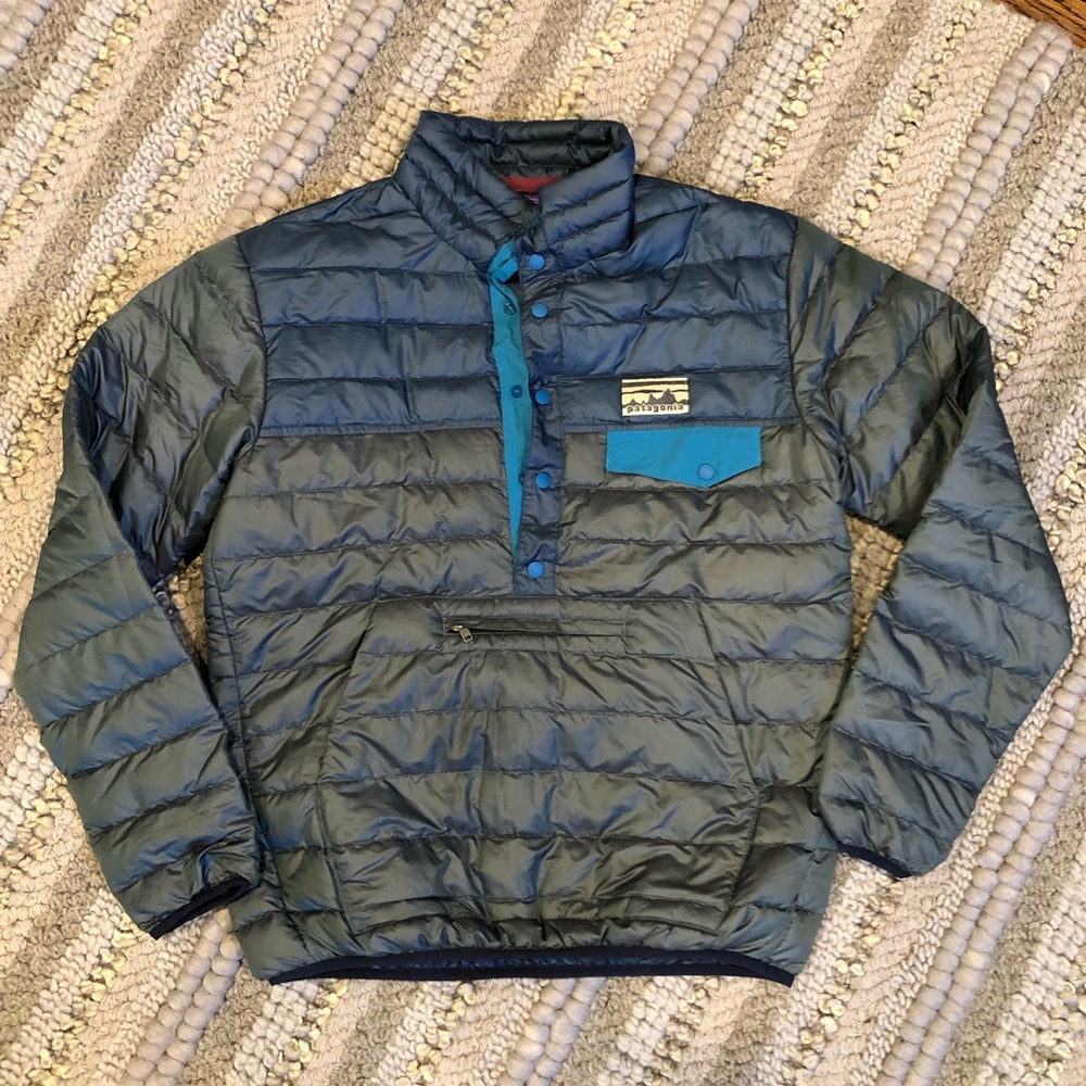 SOLD// Patagonia puffer pull over jacket